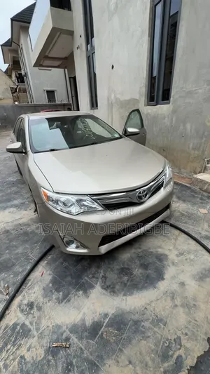 Toyota Camry 2014