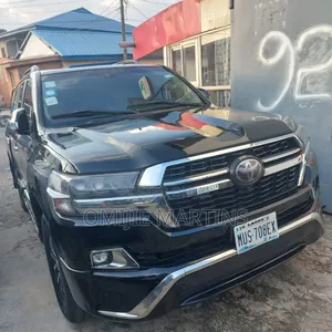 Toyota Land Cruiser 2010 Black