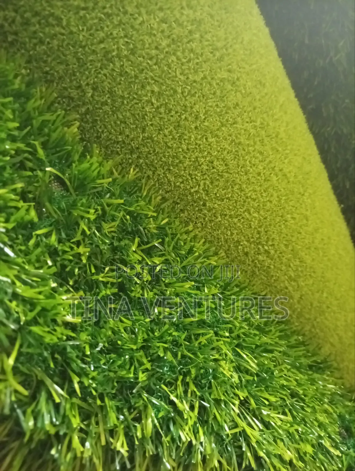 Artificial Grass Available in Bulk, Different Sizes and Colours.