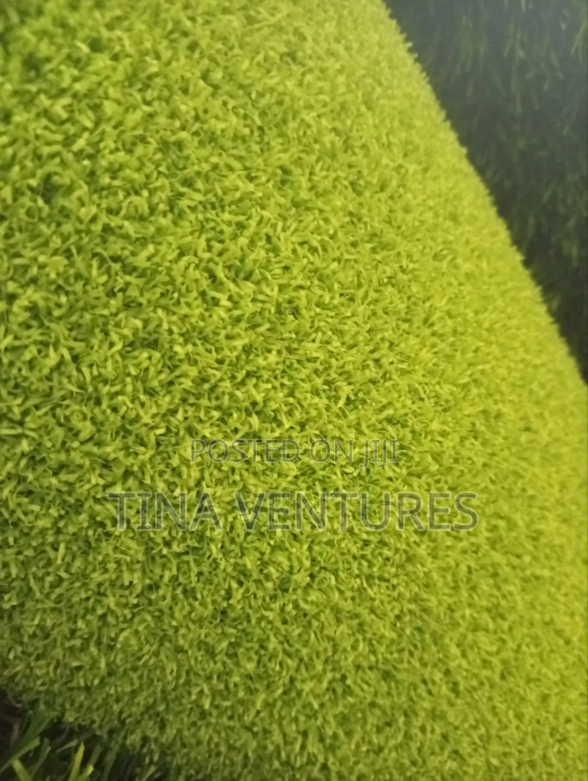 Artificial Grass Available in Bulk, Different Sizes and Colours.