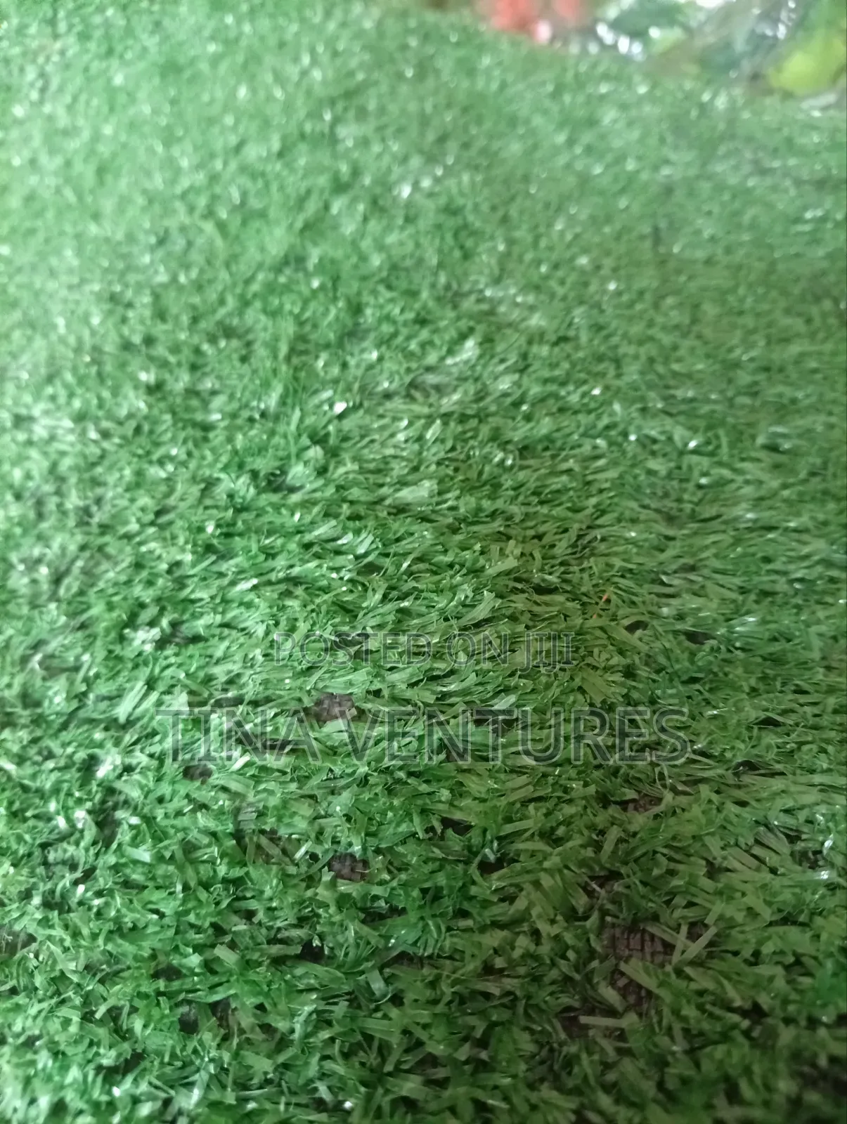 Artificial Grass Available in Bulk, Different Sizes and Colours.
