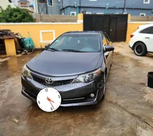 Toyota Camry SE 4dr Sedan (2.5L 4cyl 6A) 2013 Black