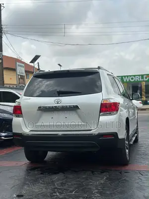 Toyota Highlander Limited 2011 White