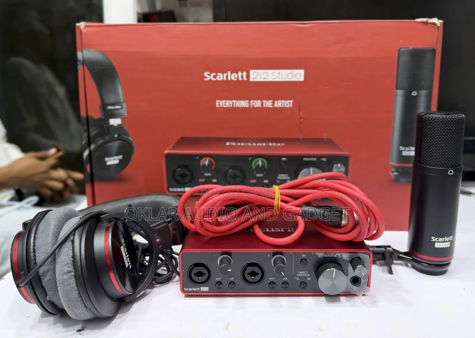 Focusrite Scarlett 2i2 Studio Bundle 3rd Gen (Used)