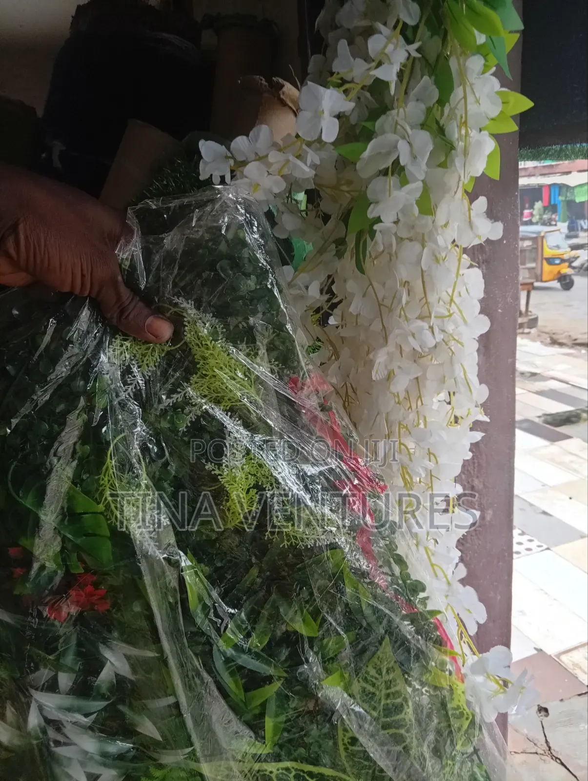 Wall Flower Mat. Artificial Flower.
