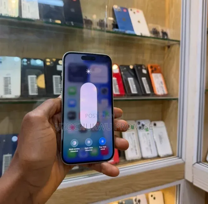 Apple iPhone 15 128 GB Green