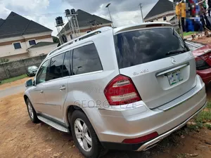 Mercedes-Benz GL-Class 2010 Silver