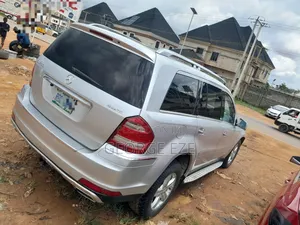 Mercedes-Benz GL-Class 2010 Silver
