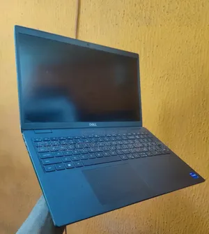 Laptop Dell Latitude 3520 16GB Intel Core i5 SSD 256GB
