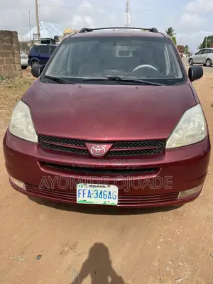 Toyota Sienna 2006 Red