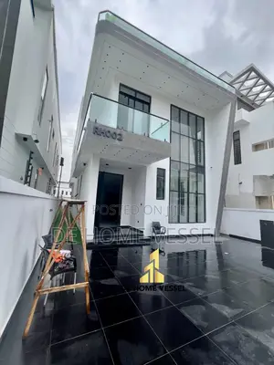 5bdrm Duplex in Chevron for sale