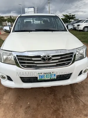 Toyota Hilux 2015 White