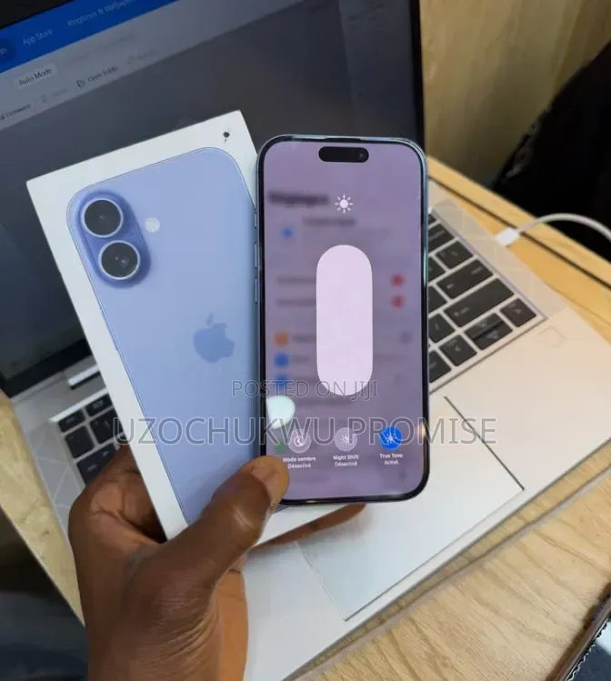 New Apple iPhone 17 256 GB Blue