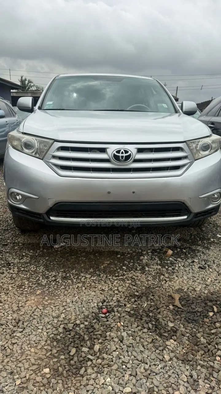 Toyota Highlander 2011 Silver