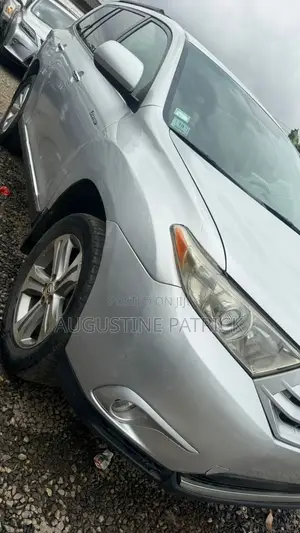 Toyota Highlander 2011 Silver