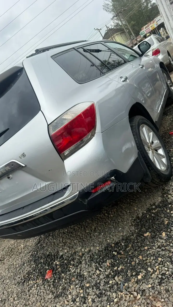 Toyota Highlander 2011 Silver