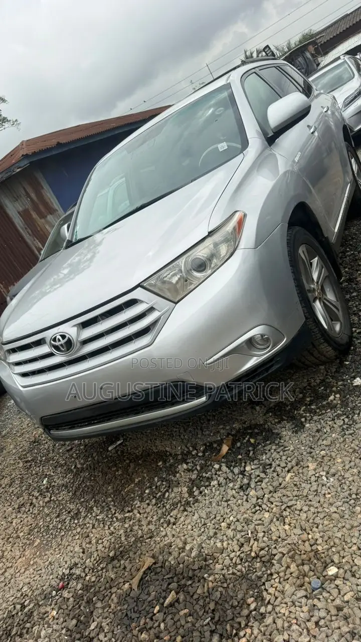 Toyota Highlander 2011 Silver