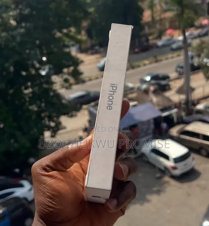 New Apple iPhone 17 256 GB Silver