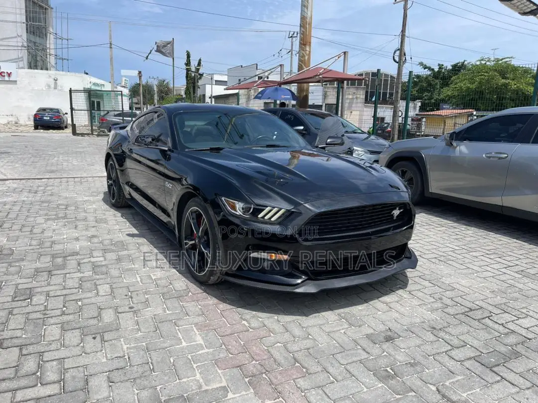 Black Ford Mustang Gt for Rent