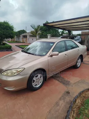 Toyota Camry LE V6 4dr Sedan (3.0L 6cyl 4A) 2002 Gold