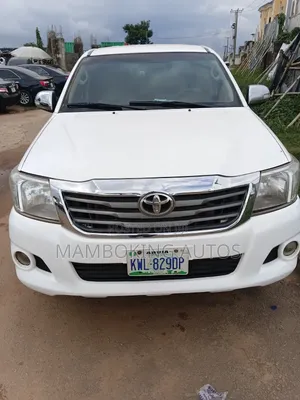 Toyota Hilux 2014 White