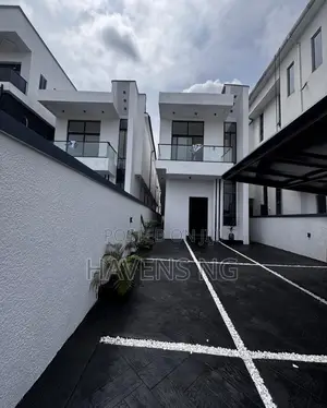 5bdrm Duplex in Lekki Phase 2 for sale
