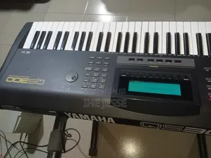 Yamaha Qs300 Synthesizer Keyboard