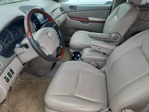 Toyota Sienna 2005 Gold
