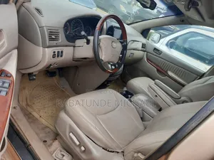 Toyota Sienna 2005 Gold