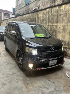 Toyota Voxy V 4WD 8-Seater 2010 Black