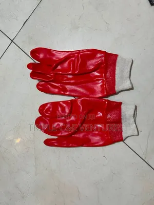 Short Red Rubber Gloves