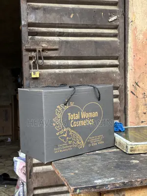 Very Clean Neat Different Sizes of Carton Boxes for Sale