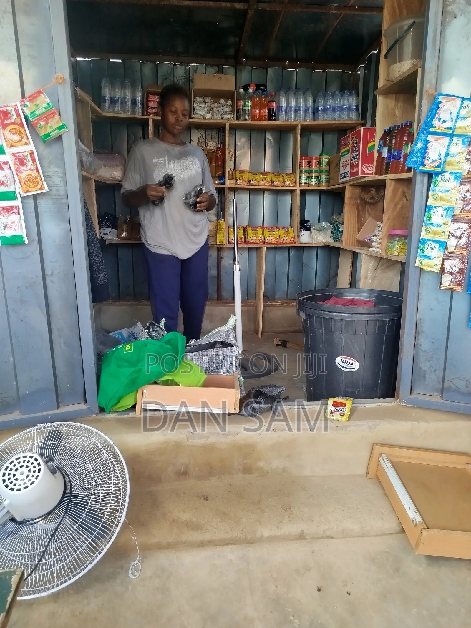 8 * 8 Container Shop