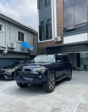 Toyota 4-Runner 2015 Blue