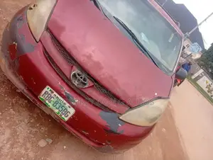 Toyota Sienna 2006 Red
