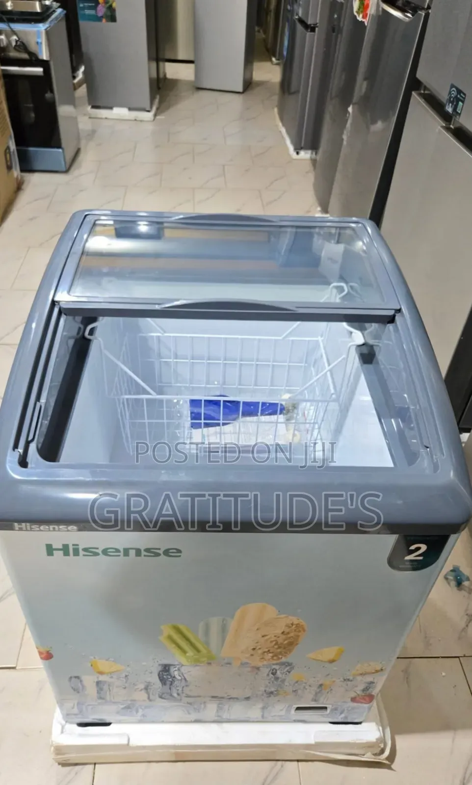 Hisense Display Freezer Gross Volume: 165l