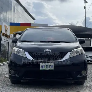 Toyota Sienna XLE 8 Passenger 2011 Black