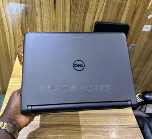 Laptop Dell Latitude 3340 8GB Intel Core i3 HDD+SSD 500GB