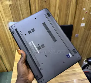 Laptop Dell Latitude 3340 8GB Intel Core i3 HDD+SSD 500GB
