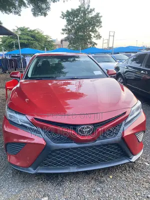 Toyota Camry SE FWD (2.5L 4cyl 8AM) 2018 Red