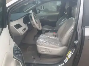 Toyota Sienna 2014 Gray