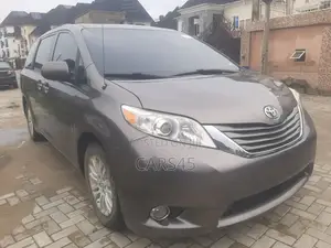 Toyota Sienna 2014 Gray