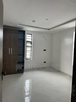 2bdrm Apartment in Chevron for rent