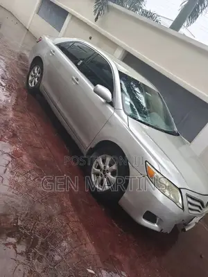 Toyota Camry 2010 Silver