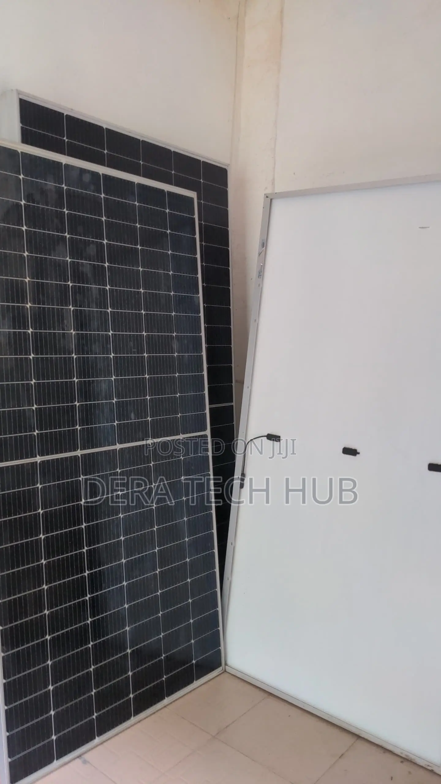 600watts of Solar Panels