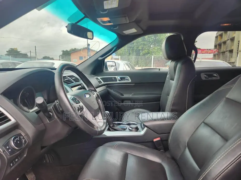 Silver Ford Explorer for Hire