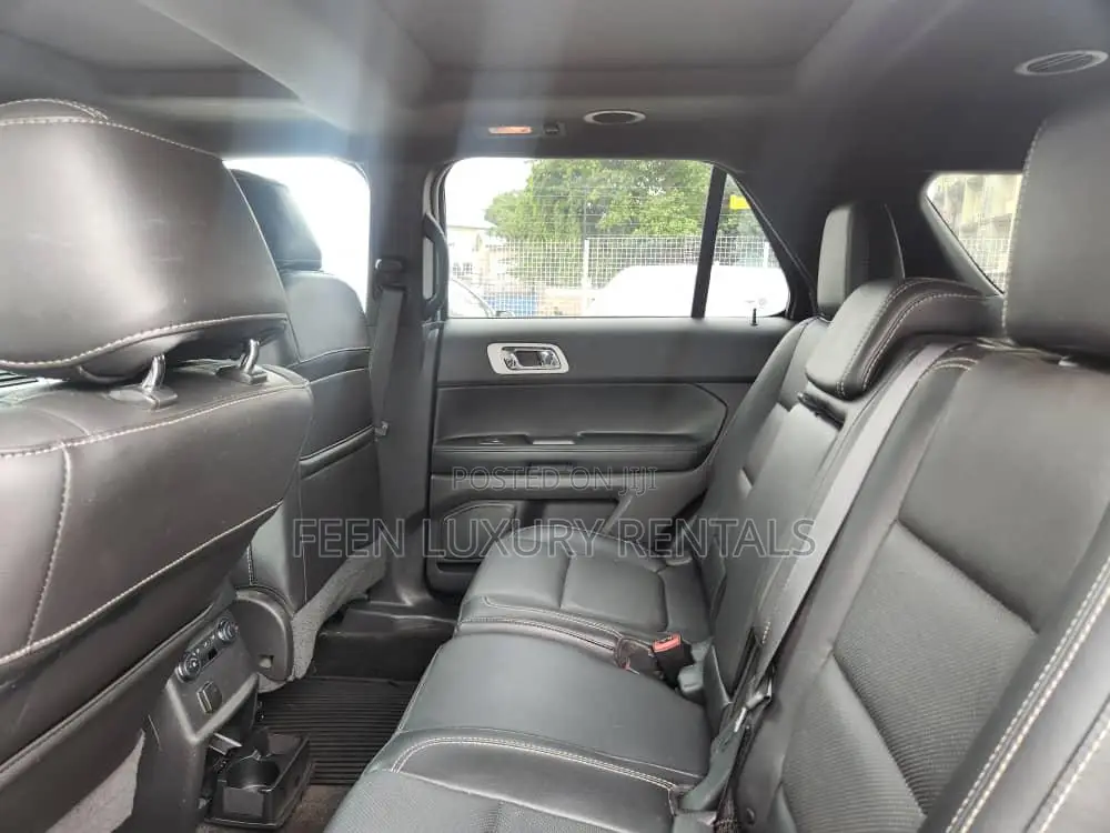 Silver Ford Explorer for Hire