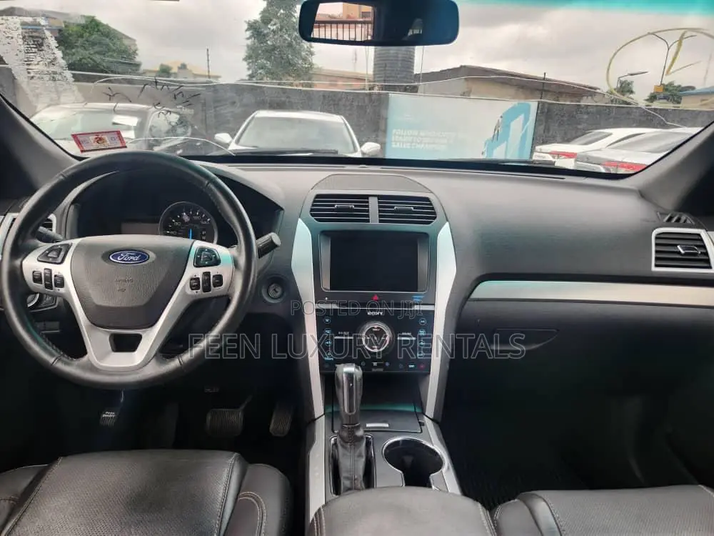 Silver Ford Explorer for Hire