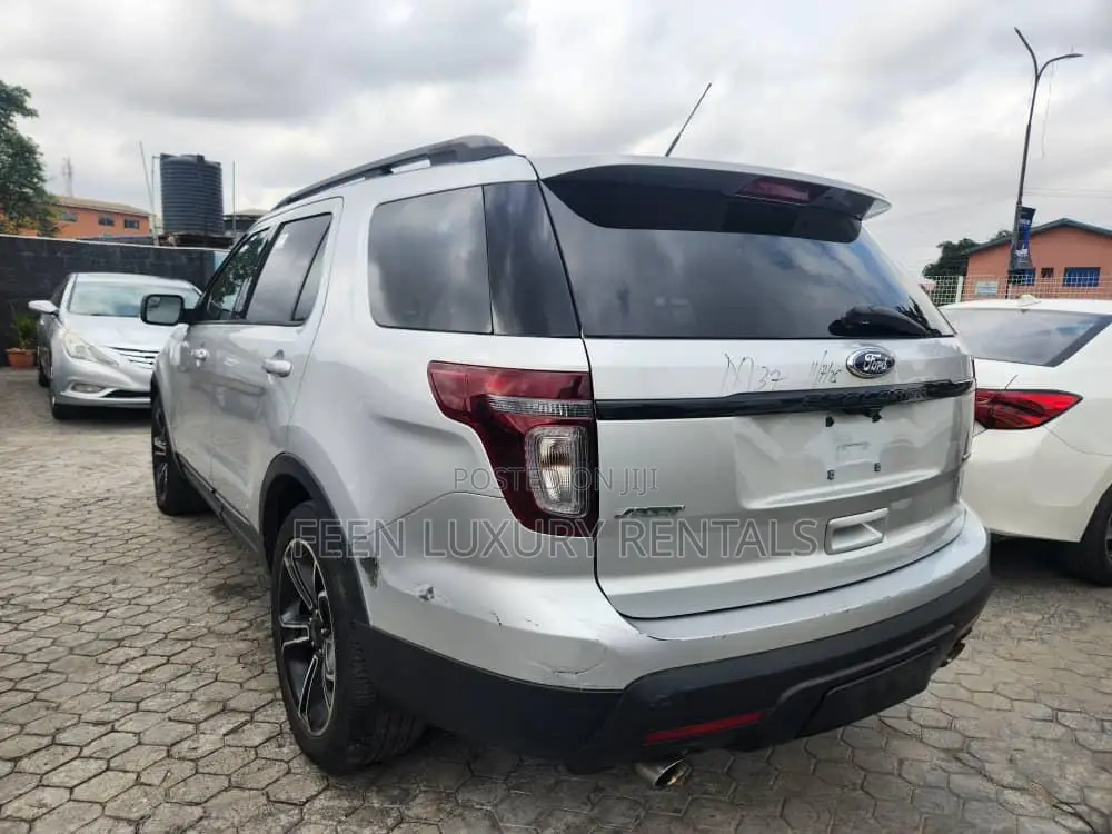 Silver Ford Explorer for Hire