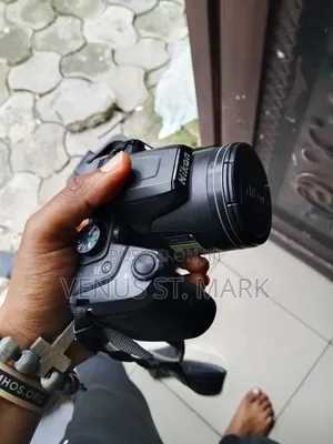 Nikon Coolpix B500 40x Optical Zoom Lens and Full Hd Video Capability